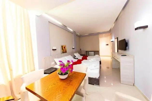Üç Kişilik Oda, Balkon