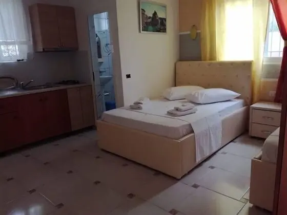 Üç Kişilik Oda, Bahçe Manzaralı