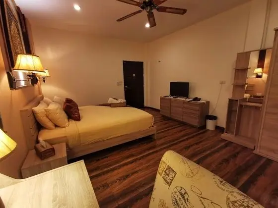 Deluxe Tek Büyük Yataklı Oda