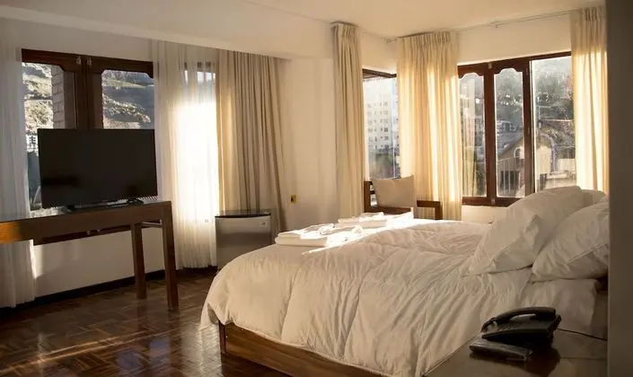 Deluxe Süit, 1 En Büyük (King) Boy Yatak, Şehir Manzaralı, Dağ Yamacı