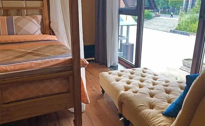 Design Tek Büyük veya İki Ayrı Yataklı Oda (A)