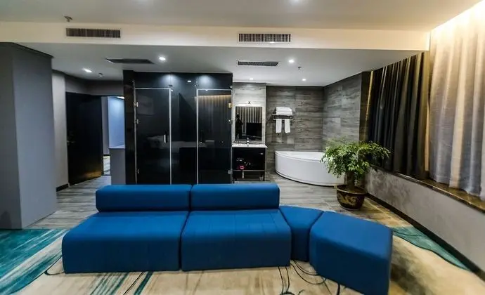 Business Tek Büyük Yataklı Oda