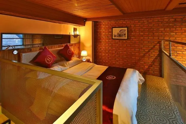 Classic Çatı Katı (Loft)