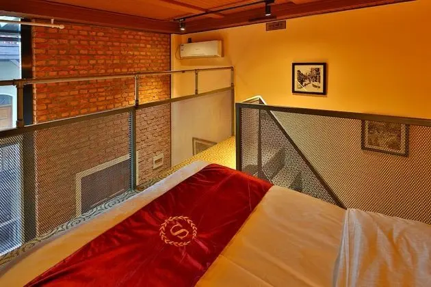 Classic Çatı Katı (Loft)