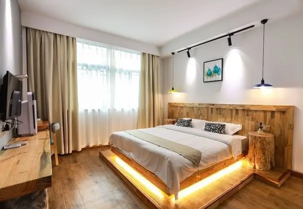 Deluxe Tek Büyük Yataklı Oda