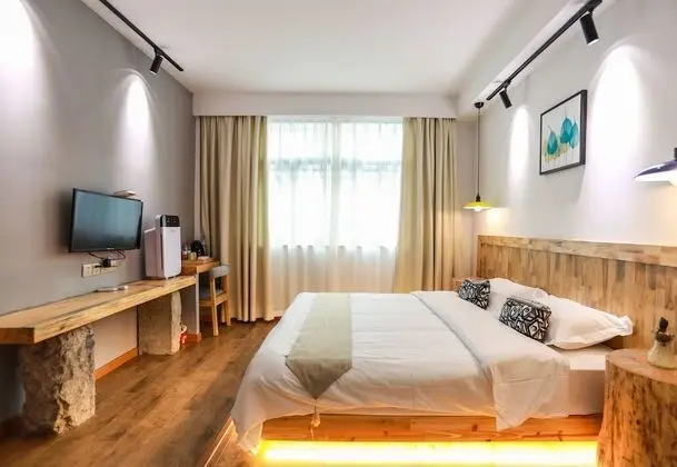 Deluxe Tek Büyük Yataklı Oda