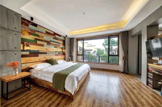 Deluxe Tek Büyük Yataklı Oda