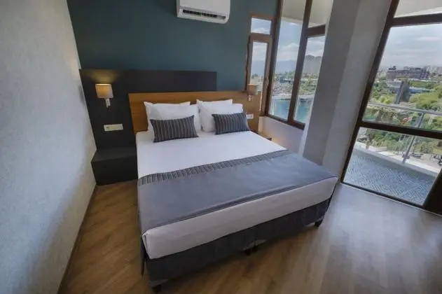 Deluxe Aile Odası, Deniz Manzaralı, Balkonlu