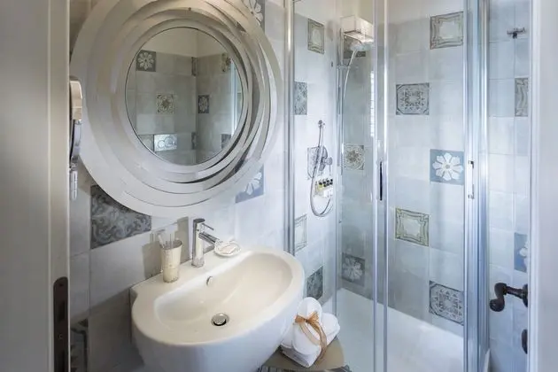 Deluxe Tek Büyük Yataklı Oda (Matrimonial Bed)