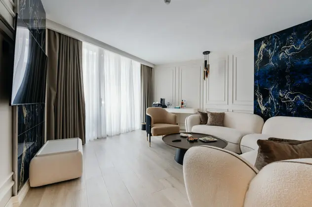 Junior Suite Room