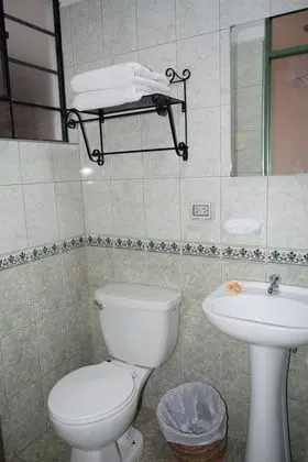 Tek Büyük Yataklı Oda, 1 Çift Kişilik Yatak
