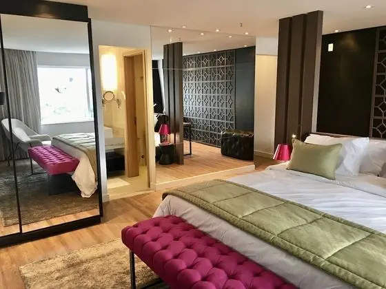 Premium Tek Büyük Yataklı Oda