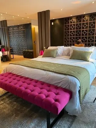 Premium Tek Büyük Yataklı Oda