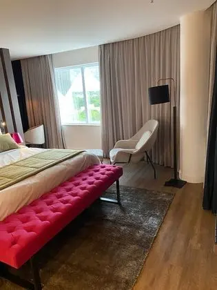 Premium Tek Büyük Yataklı Oda