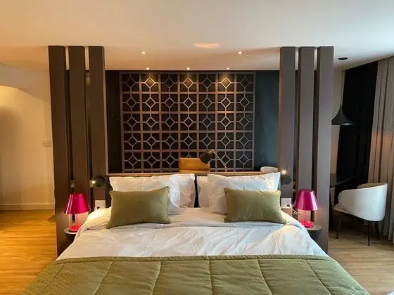 Premium Tek Büyük Yataklı Oda
