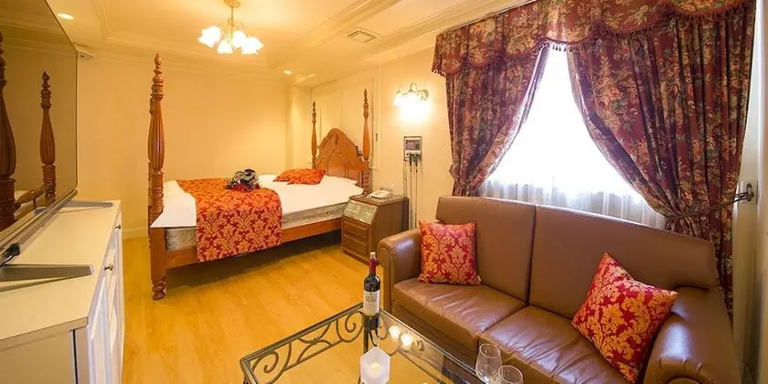 Luxury Tek Büyük Yataklı Oda