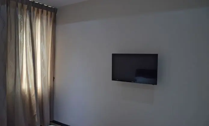 İki Ayrı Yataklı Oda, 1 Yatak Odası