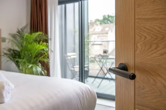 City Apart Daire, Banyolu/Duşlu (The Carillon Suite)