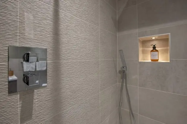 City Apart Daire, Banyolu/Duşlu (The Carillon Suite)
