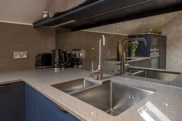 City Apart Daire, Banyolu/Duşlu (The Carillon Suite)