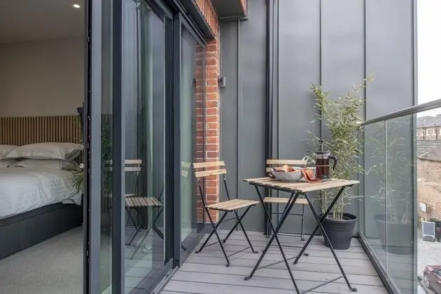 City Apart Daire, Banyolu/Duşlu (The Carillon Suite)