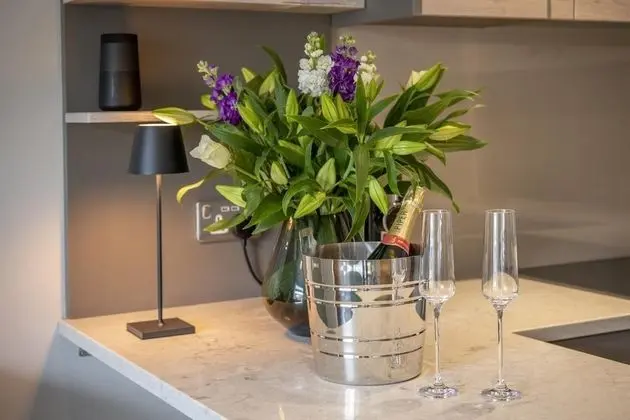 City Apart Daire, Banyolu/Duşlu, Şehir Manzaralı (Apt 2 - Minster view)