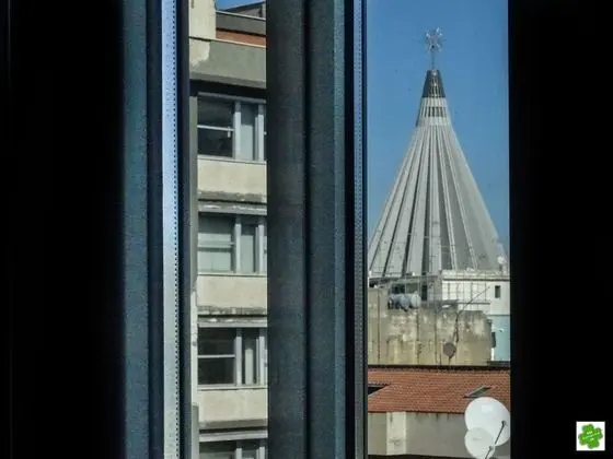 Dört Kişilik Oda, Şehir Manzaralı (Giulia)