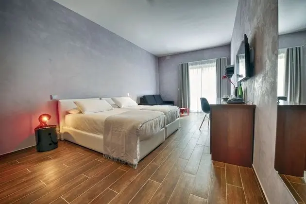 Comfort Tek Büyük veya İki Ayrı Yataklı Oda