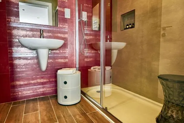 Comfort Tek Büyük veya İki Ayrı Yataklı Oda