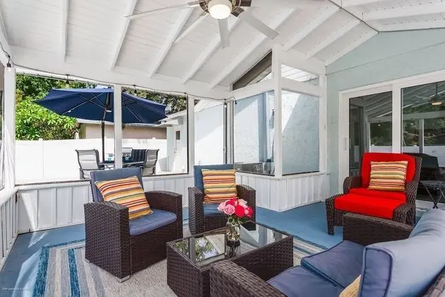 Ev (Quaint Cottage in a South Sarasota Ne)