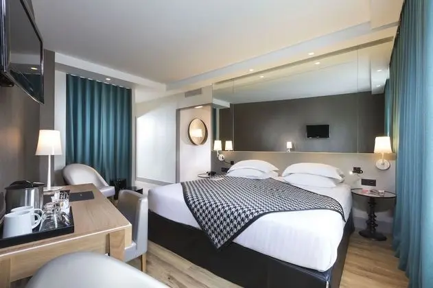 Deluxe Tek Büyük Yataklı Oda