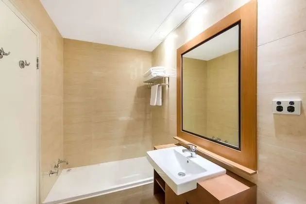Premium Tek Büyük Yataklı Oda