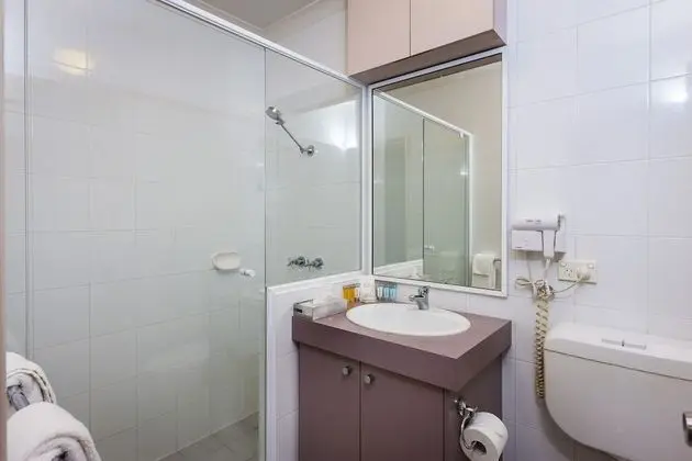 Standard Oda, Birden Çok Yatak (1 Queen and 1 Single Bed)