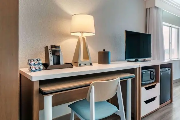 Standard Oda, 2 Büyük (Queen) Boy Yatak, Balkon, Kısmi Deniz Manzaralı