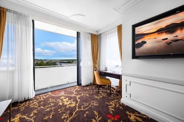 Luxury Süit, 1 En Büyük (King) Boy Yatak, Sıcak Su Küveti (with Balcony)