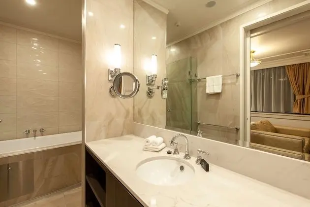 Luxury Süit, 1 En Büyük (King) Boy Yatak, Sıcak Su Küveti (with Balcony)