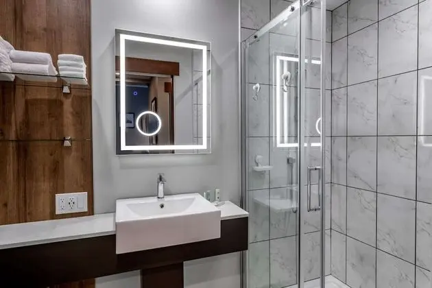 Oda, 1 En Büyük (King) Boy Yatak, Engellilere Uygun, Sigara İçilmez