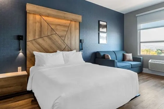 Standard Oda, 1 Büyük (Queen) Boy Yatak ve Çekyat, Sigara İçilmez