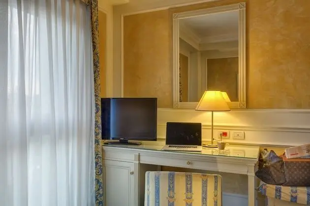 Comfort Tek Büyük Yataklı Oda