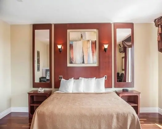 1 King Bed, Non Smoking River View Tower Room
