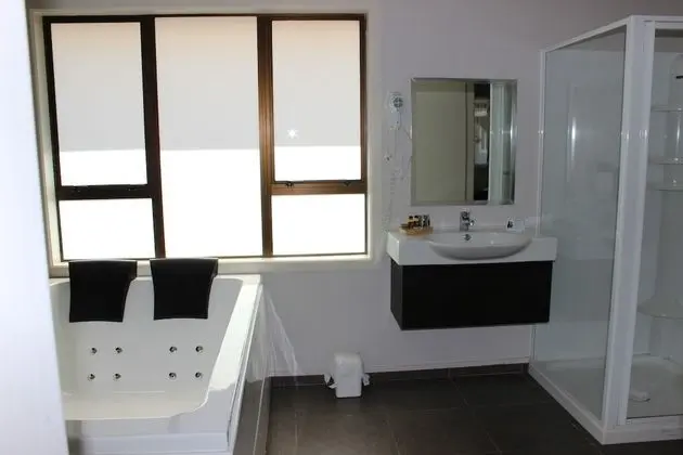 Standard Oda, Birden Çok Yatak, Sigara İçilmez, Küçük Mutfak