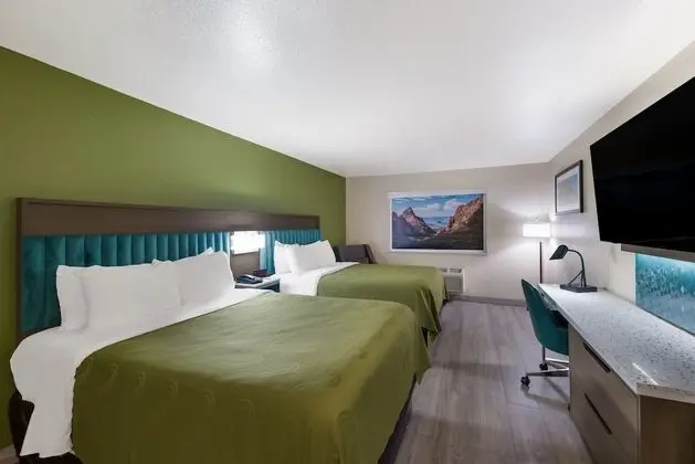 2 Queen Beds, Nonsmoking, Pet Friendly