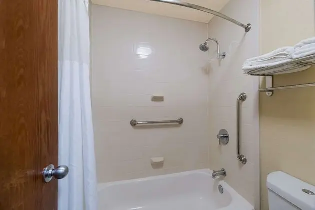 2 Queen Beds, Nonsmoking, Pet Friendly