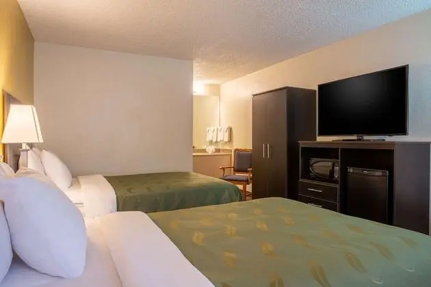 2 Double Beds, Nonsmoking, Upgrade