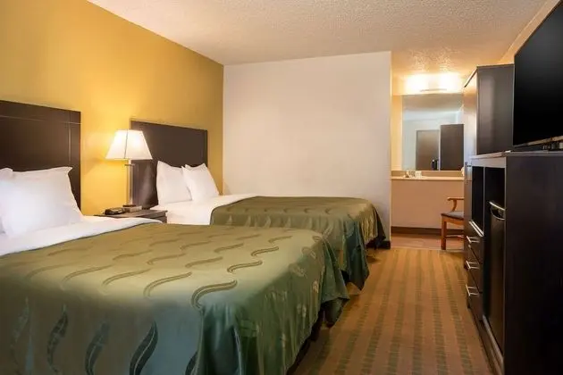 2 Double Beds, Nonsmoking, Upgrade