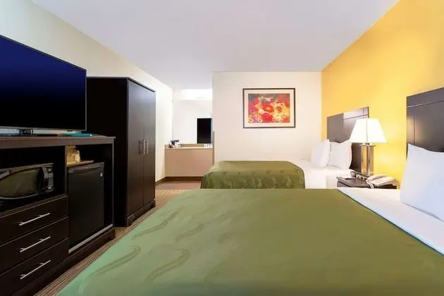 2 Double Beds, Nonsmoking, Upgrade