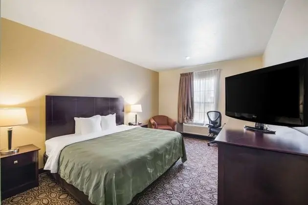 1 King Bed, Nonsmoking