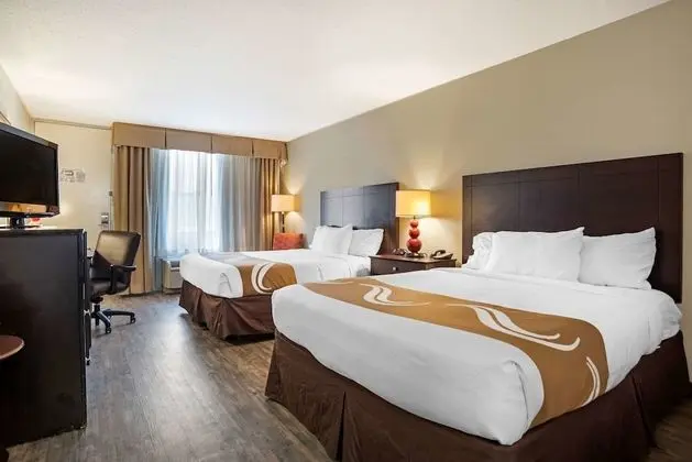 Oda, 2 Büyük (Queen) Boy Yatak, Engellilere Uygun, Sigara İçilmez