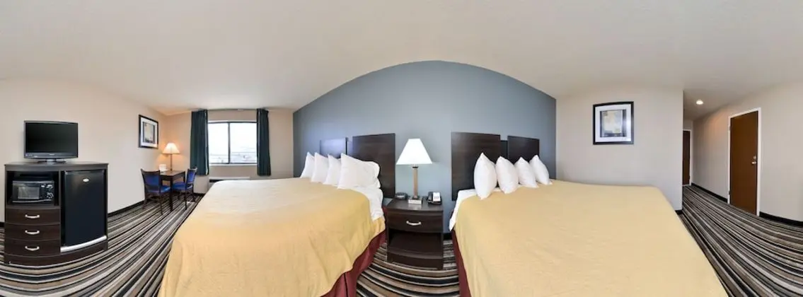 Oda, 2 Büyük (Queen) Boy Yatak, Engellilere Uygun, Sigara İçilmez (Mobility, Roll-In Shower)