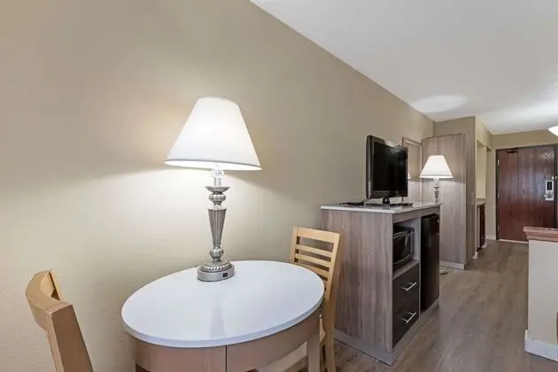 Oda, 2 Büyük (Queen) Boy Yatak, Sigara İçilmez